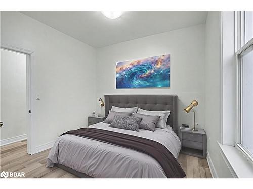 287 Hunter Street E, Hamilton, ON - Indoor Photo Showing Bedroom