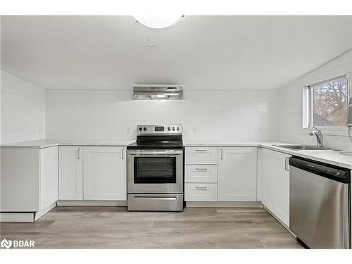 287 Hunter Street E, Hamilton, ON - Indoor Photo Showing Kitchen