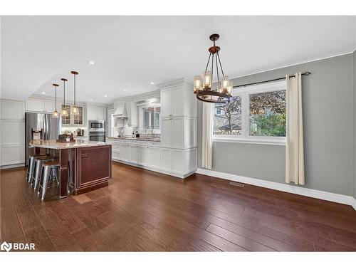 15 Rodney Street, Barrie, ON - Indoor