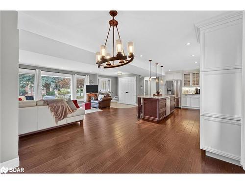 15 Rodney Street, Barrie, ON - Indoor