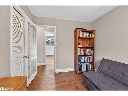 15 Rodney Street, Barrie, ON - Indoor