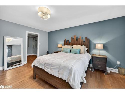 15 Rodney Street, Barrie, ON - Indoor Photo Showing Bedroom
