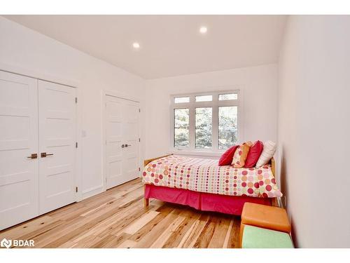 57 Glenhuron Drive, Springwater, ON - Indoor Photo Showing Bedroom