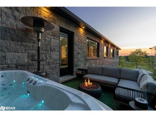 1067 Jerseyville Road W, Hamilton, ON - Outdoor