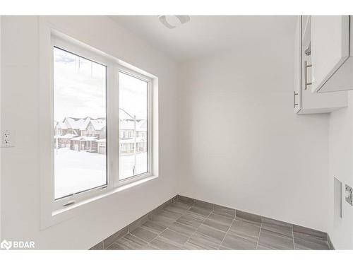112 West Oak Trail, Barrie, ON - Indoor Photo Showing Other Room