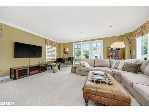 14294 Winston Churchill Boulevard, Caledon, ON - Indoor Photo Showing Living Room