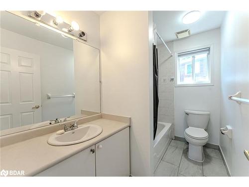 Upper-9 Kestrel Court, Barrie, ON - Indoor Photo Showing Bathroom