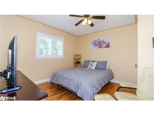 14 Gold Park Gate, Essa, ON - Indoor Photo Showing Bedroom