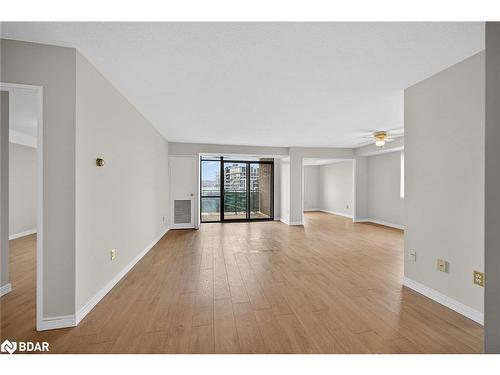 907-301 Frances Avenue, Hamilton, ON - Indoor Photo Showing Other Room