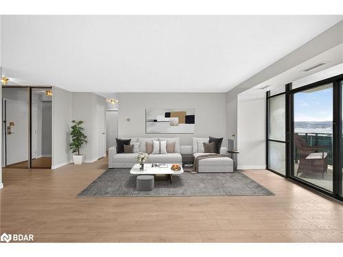 907-301 Frances Avenue, Hamilton, ON - Indoor