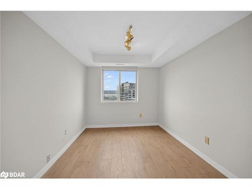 907-301 Frances Avenue, Hamilton, ON - Indoor Photo Showing Other Room