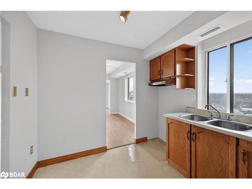 907-301 Frances Avenue, Hamilton, ON - Indoor Photo Showing Kitchen With Double Sink