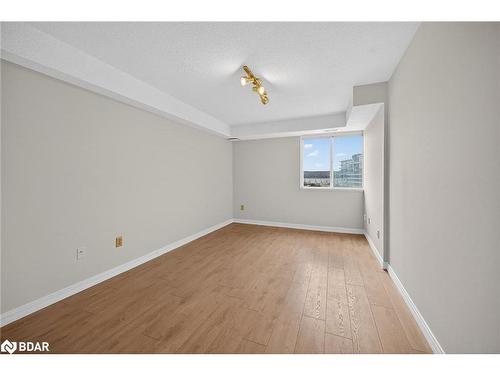 907-301 Frances Avenue, Hamilton, ON - Indoor Photo Showing Other Room