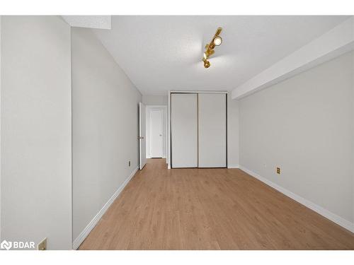 907-301 Frances Avenue, Hamilton, ON - Indoor Photo Showing Other Room