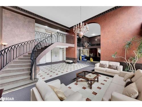 907-301 Frances Avenue, Hamilton, ON - Indoor