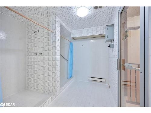 907-301 Frances Avenue, Hamilton, ON - Indoor Photo Showing Other Room