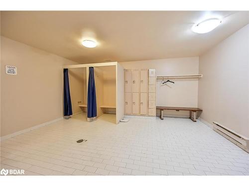 907-301 Frances Avenue, Hamilton, ON - Indoor