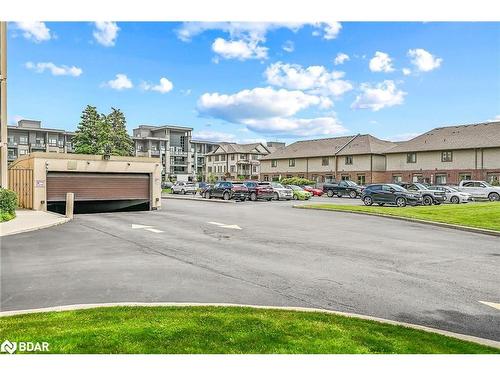 907-301 Frances Avenue, Hamilton, ON - Outdoor