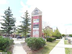 8-2 Marsellus Drive  Barrie, ON L4N 0Y4