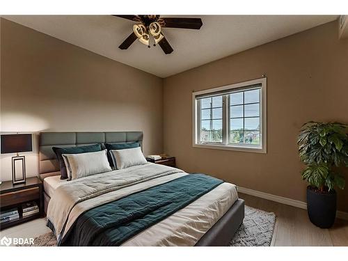 402-40 Ferndale Drive S, Barrie, ON - Indoor Photo Showing Bedroom