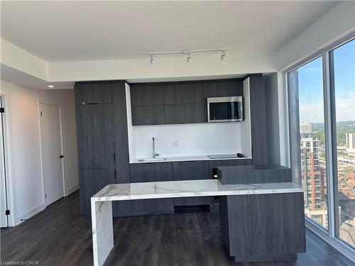 1702-370 Martha Street, Burlington, ON - Indoor