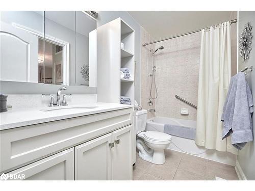 11-125 Huronia Road, Barrie, ON - Indoor Photo Showing Bathroom