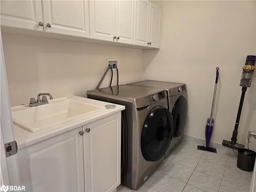 8 Beasley Grove, Ancaster, ON - Indoor Photo Showing Laundry Room