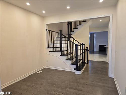 8 Beasley Grove, Ancaster, ON - Indoor Photo Showing Other Room