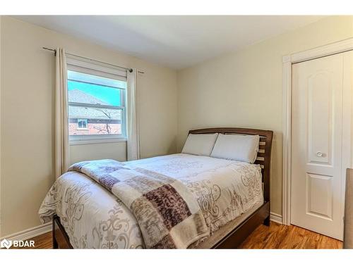 3678 Kimberley Street, Innisfil, ON - Indoor Photo Showing Bedroom