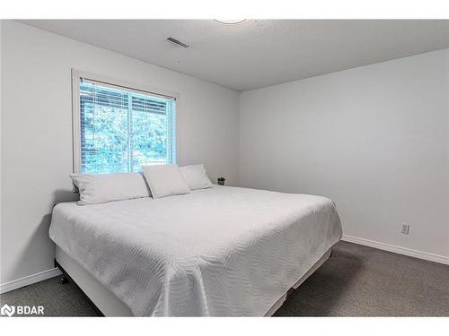 51 Golden Eagle Way, Barrie, ON - Indoor Photo Showing Bedroom