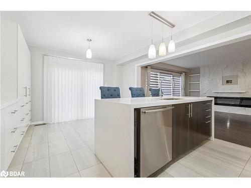 16 Carroll Lane, Brantford, ON - Indoor Photo Showing Kitchen