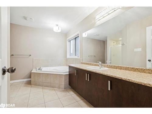 16 Carroll Lane, Brantford, ON - Indoor Photo Showing Bathroom