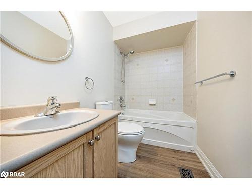4 Griffiths Avenue, Cambridge, ON - Indoor Photo Showing Bathroom