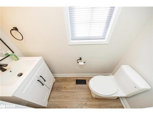 4 Griffiths Avenue, Cambridge, ON - Indoor Photo Showing Bathroom