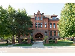 213-200 Stinson Street  Hamilton, ON L8N 4J5