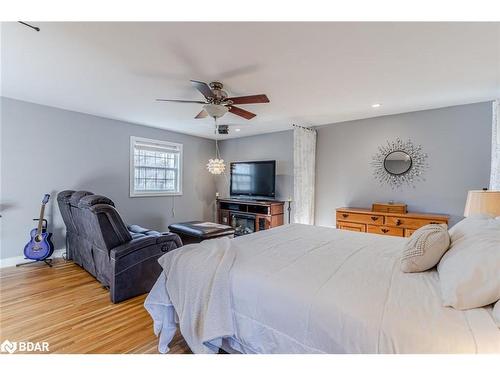 280 Private Street, Gravenhurst, ON - Indoor Photo Showing Bedroom