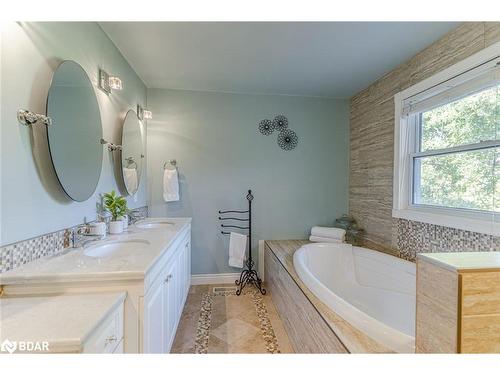 280 Private Street, Gravenhurst, ON - Indoor Photo Showing Bathroom