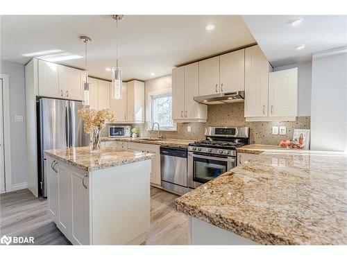 280 Private Street, Gravenhurst, ON - Indoor Photo Showing Kitchen With Upgraded Kitchen