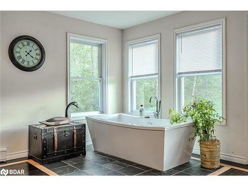 4 Clover Court, Kawartha Lakes, ON - Indoor Photo Showing Other Room