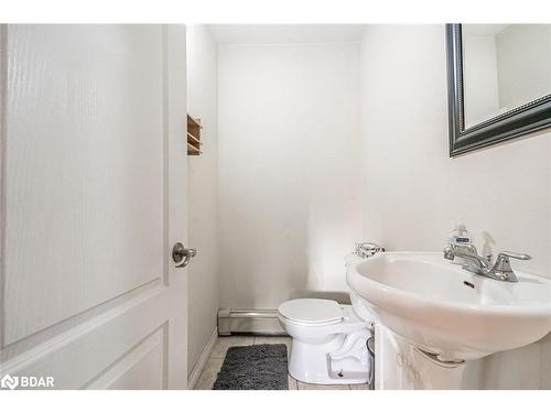 4 Clover Court, Kawartha Lakes, ON - Indoor Photo Showing Bathroom