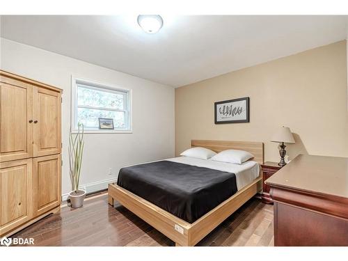 4 Clover Court, Kawartha Lakes, ON - Indoor Photo Showing Bedroom