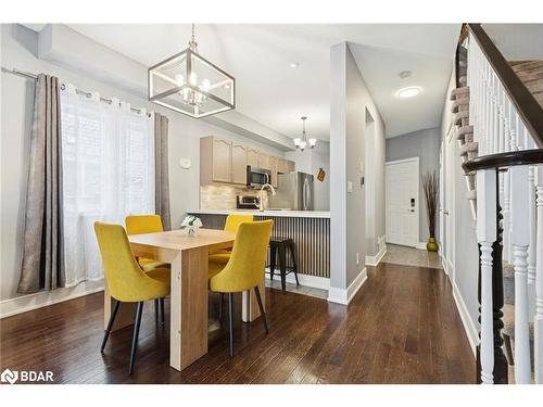 1427 Treeland Street, Burlington, ON - Indoor