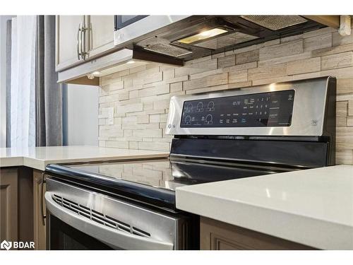 1427 Treeland Street, Burlington, ON - Indoor Photo Showing Living Room