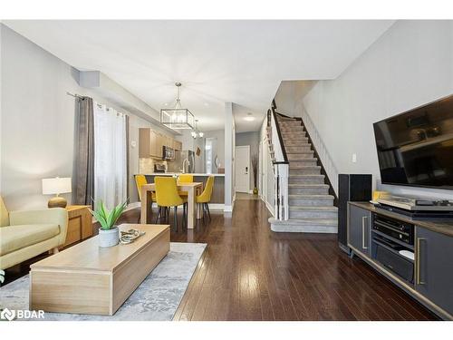 1427 Treeland Street, Burlington, ON - Indoor Photo Showing Other Room