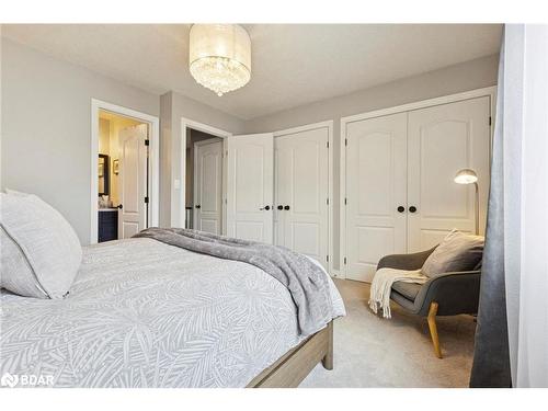 1427 Treeland Street, Burlington, ON - Indoor Photo Showing Bedroom