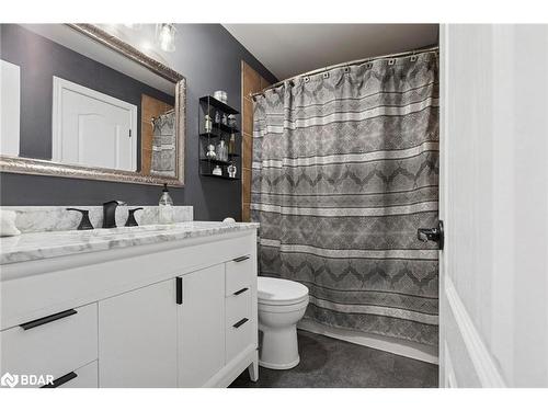 1427 Treeland Street, Burlington, ON - Indoor Photo Showing Bedroom