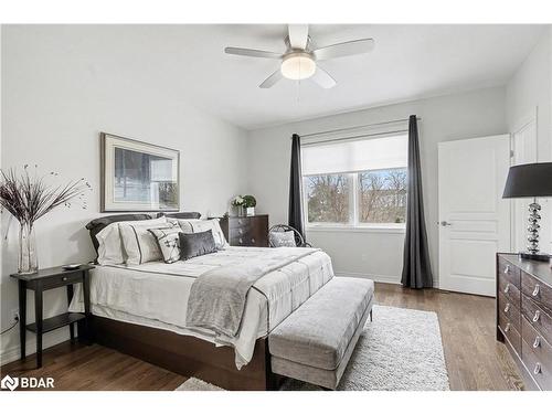 29-37 Brookside Terrace, Smith-Ennismore, ON - Indoor Photo Showing Bedroom
