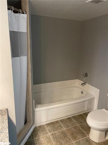 508-75 Ellen Street, Barrie, ON - Indoor Photo Showing Bathroom