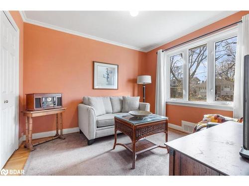 1587 Muir Road, Mississauga, ON - Indoor Photo Showing Living Room