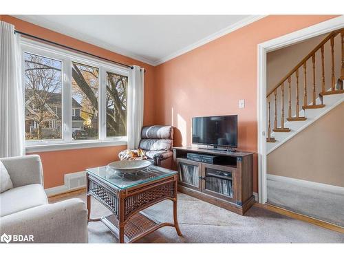 1587 Muir Road, Mississauga, ON - Indoor Photo Showing Living Room